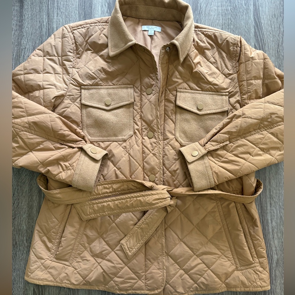 Ann Taylor Weekend quilted jacket - Picture 4 of 7